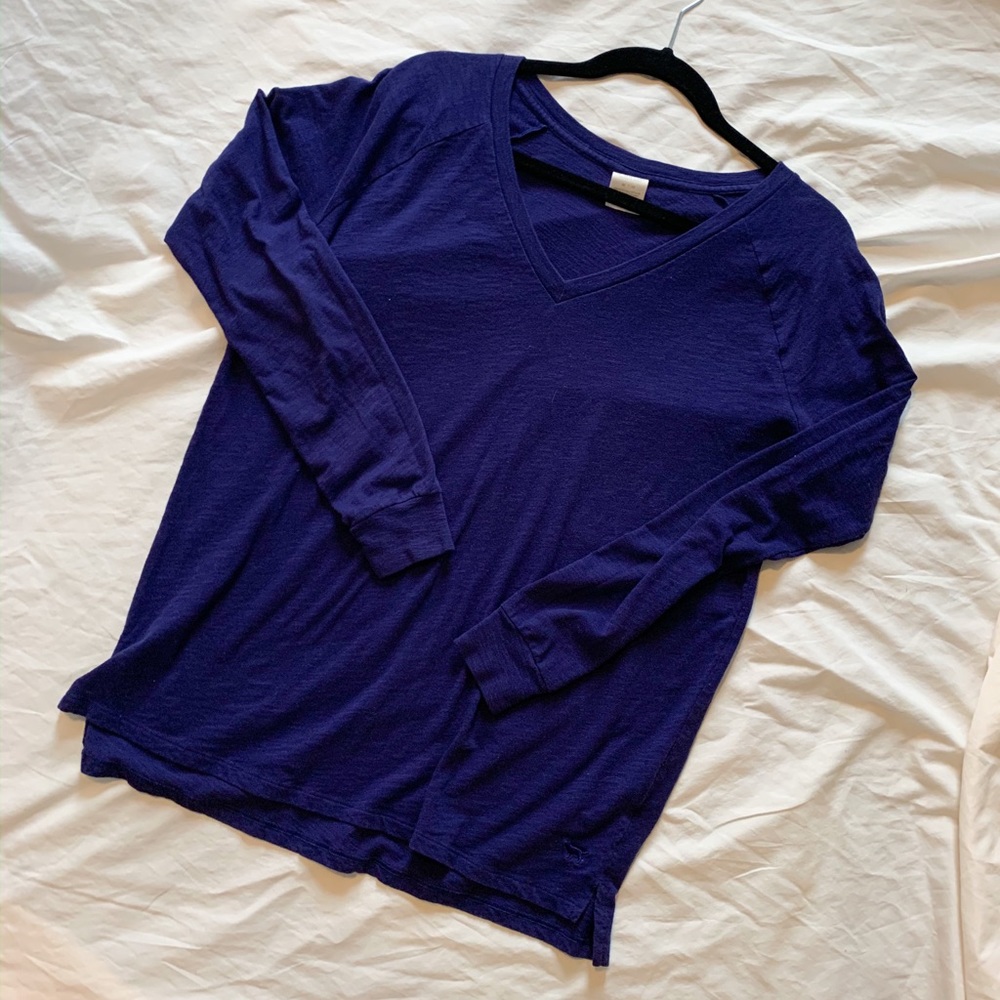 🍊3/$10 VS Navy Blue Long Sleeve